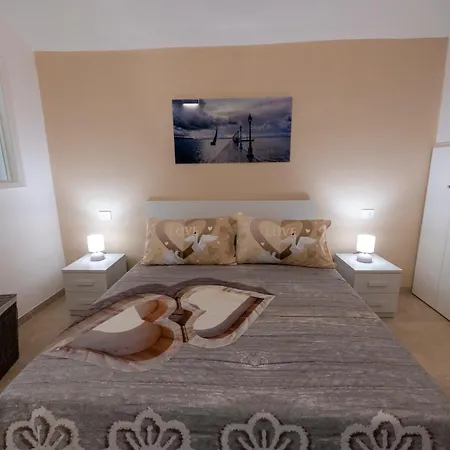 Cristina's Family House شقة غالّيبولي